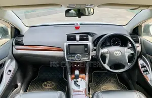 টয়োটা অ্যালিয়ন ২০১২ সাদা