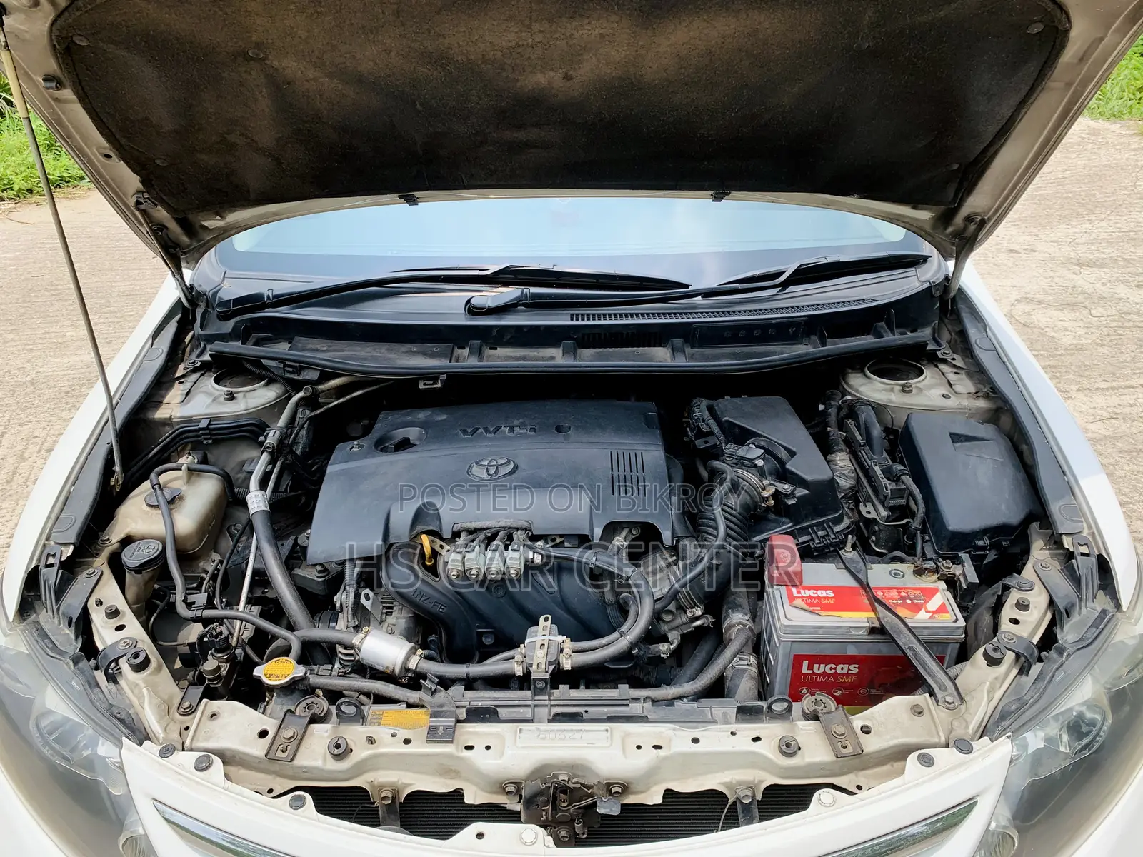 টয়োটা অ্যালিয়ন ২০১২ সাদা