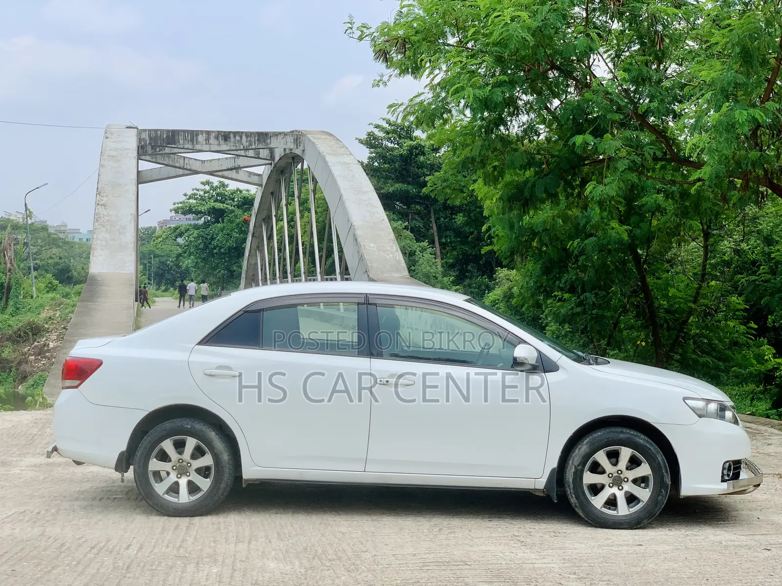 টয়োটা অ্যালিয়ন ২০১২ সাদা