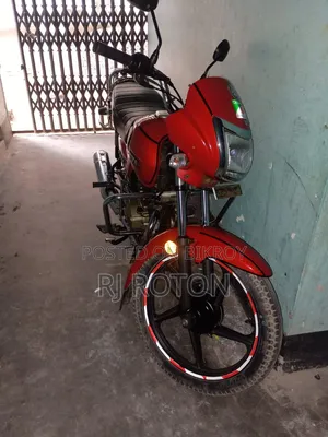TVS Radeon 2023 Red
