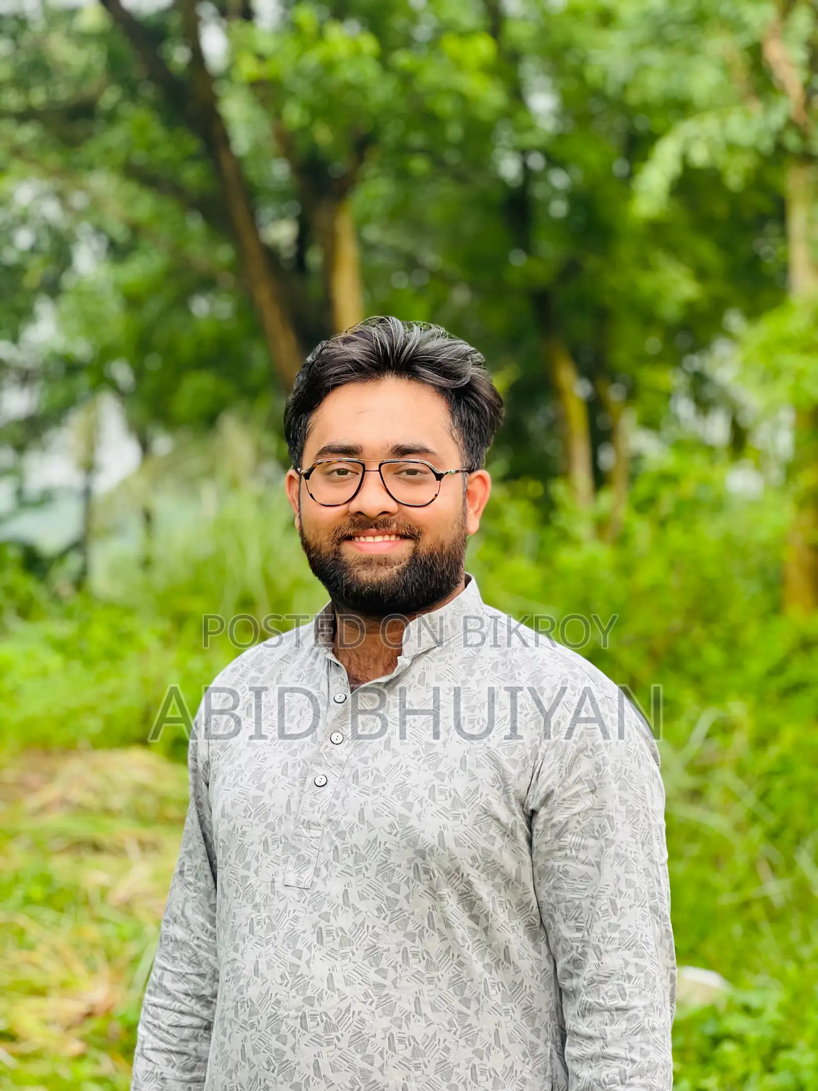 রিসার্চ অ্যাসোসিয়েট