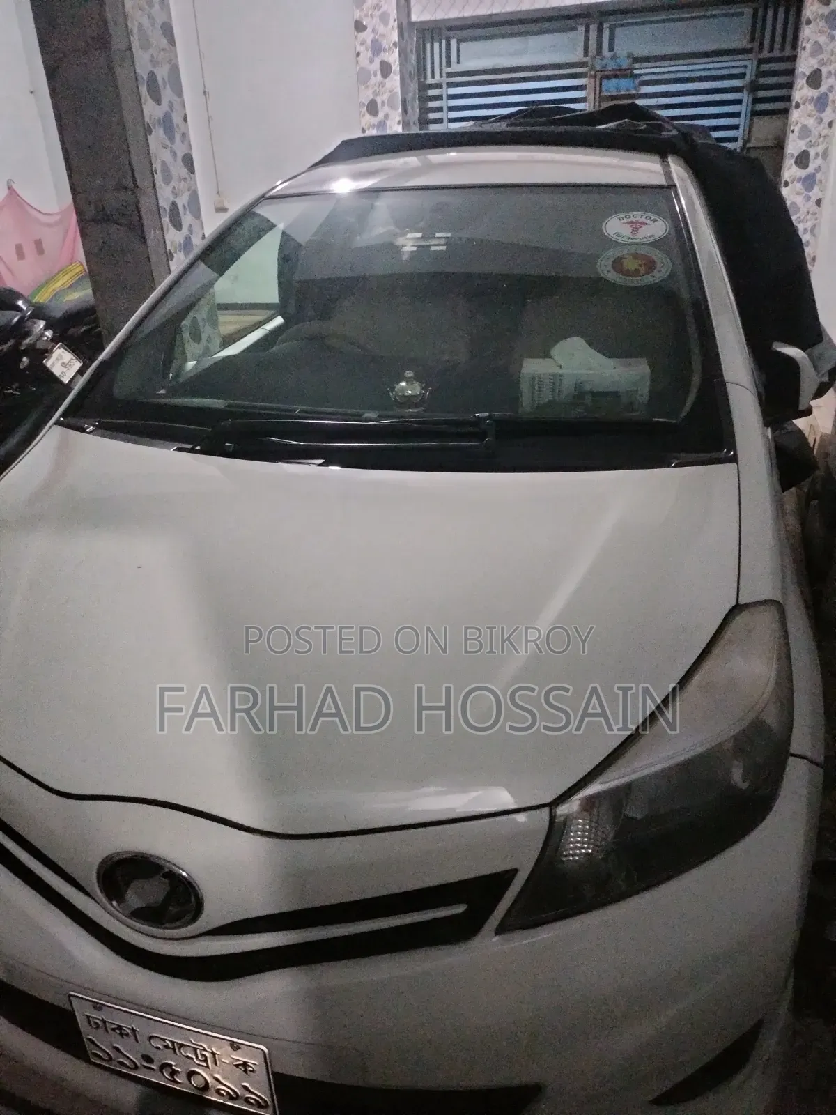 Toyota Vitz 1.0 Front Wheel Drive 5-door 2011 White
