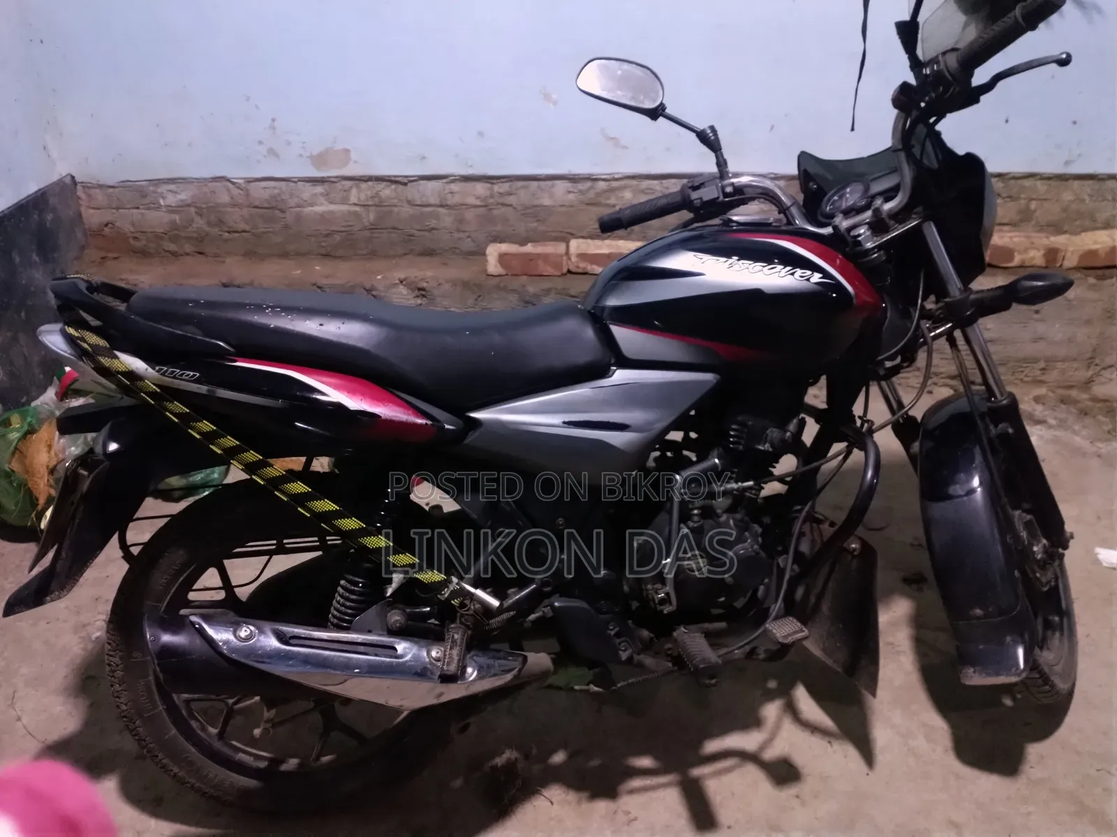 বাজাজ ডিসকভার ১১০ ২০১৯ কালো