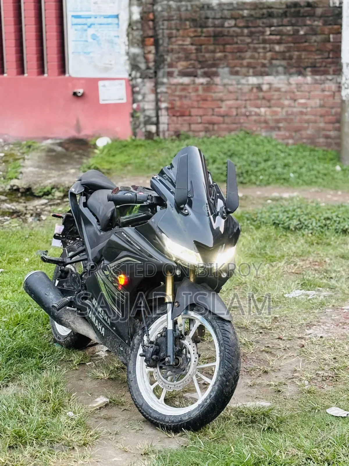 Yamaha R1 2018 Black