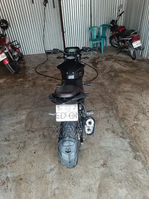সুজুকি জিক্সার মনোটোন ২০১৭ কালো