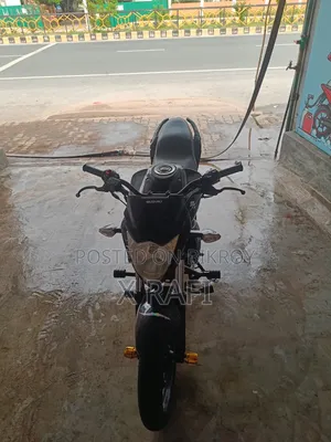 সুজুকি জিক্সার মনোটোন ২০১৭ কালো