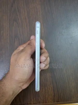 Apple iPhone 8 64 GB White