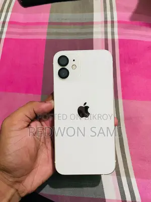 অ্যাপল আইফোন ১২ ২৫৬ জিবি হোয়াইট