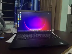 Laptop Dell Latitude 7390 8GB Intel Core I5 SSHD (Hybrid) 256GB
