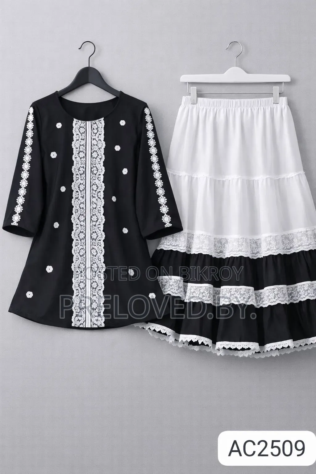 Trendy Ladies Tops Skirt Sets in 4 Types