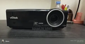 Vivitek D837 প্রজেক্টর
