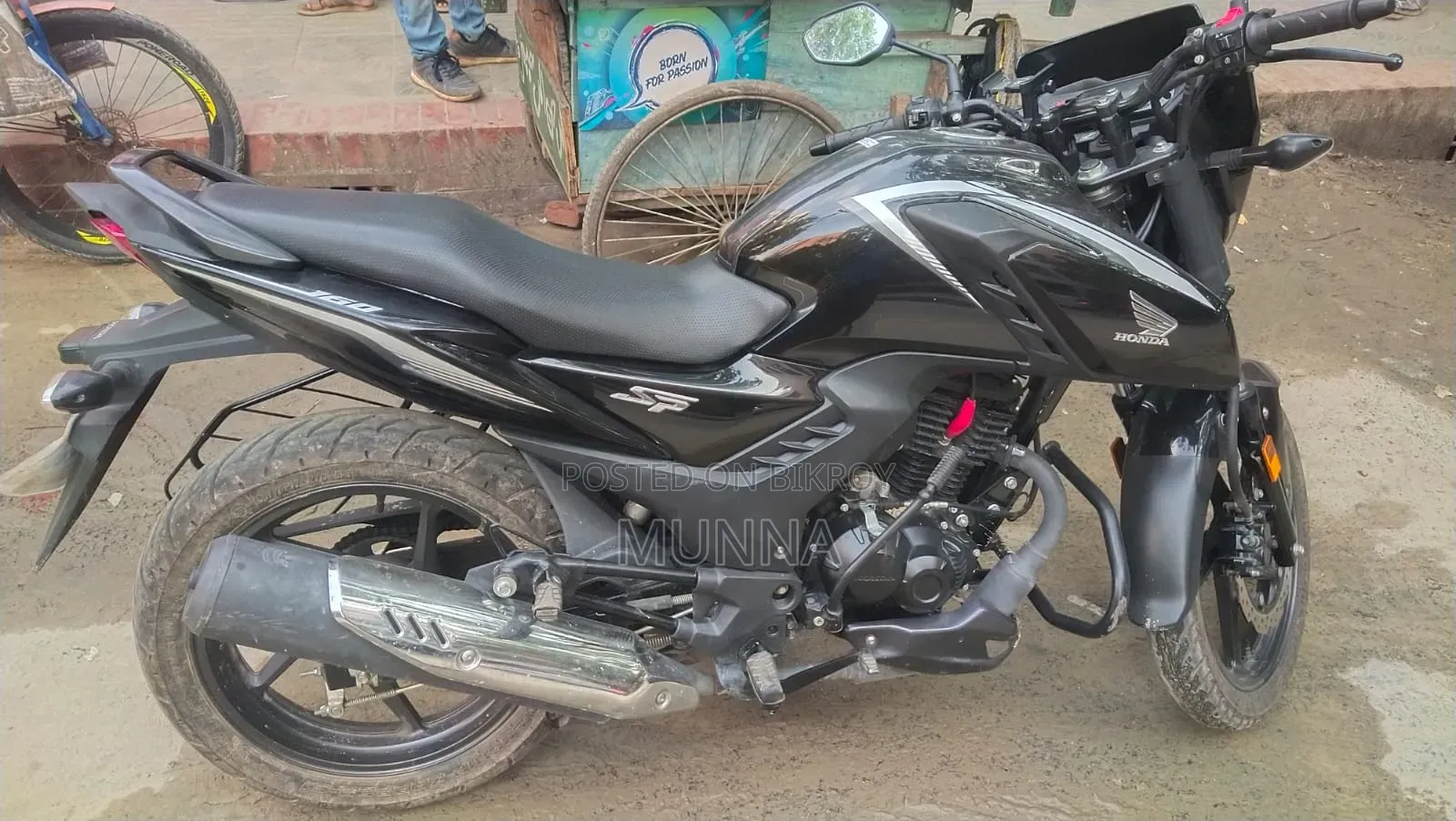 হোন্ডা সিবি ২০২৫ কালো