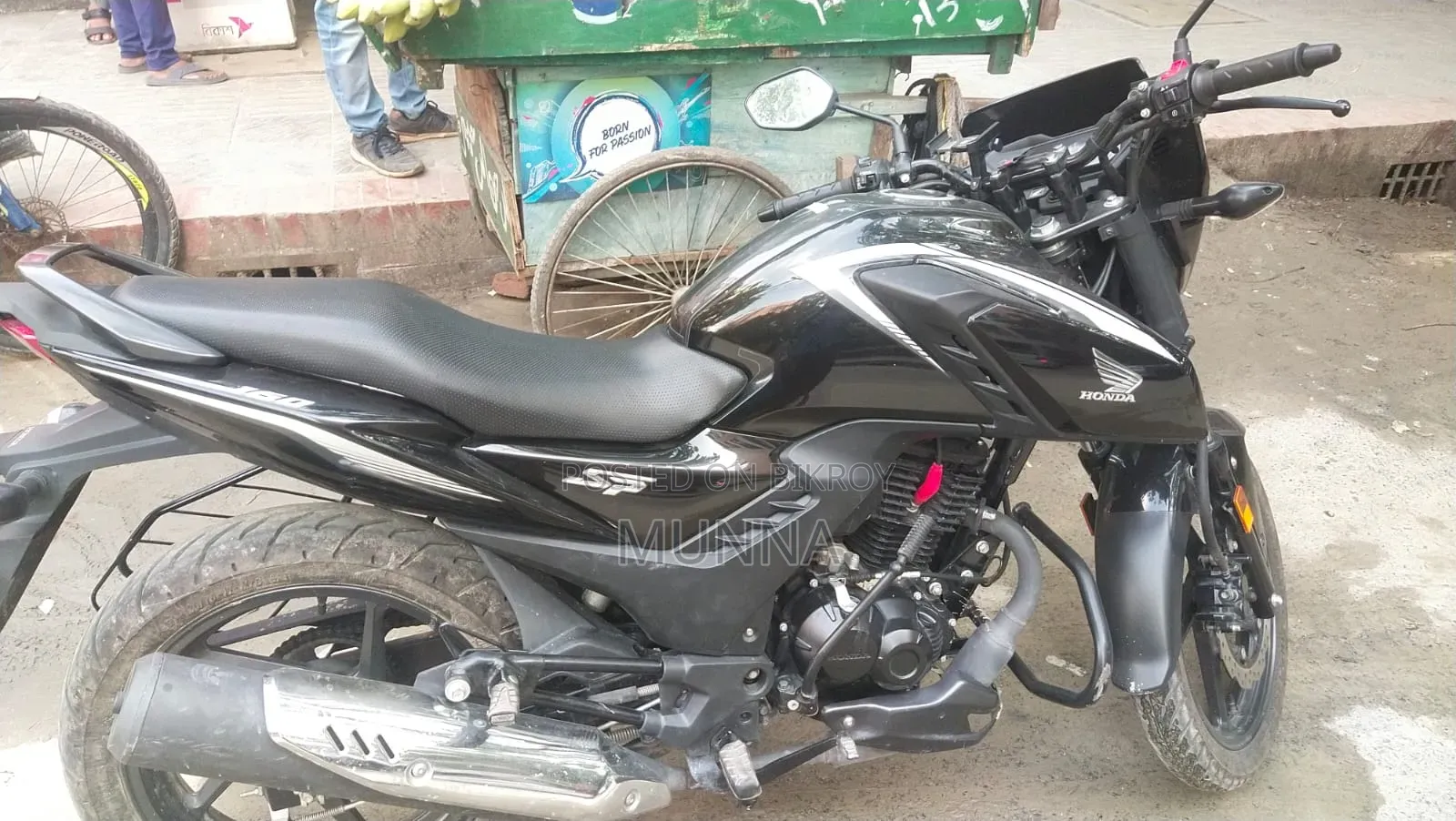 হোন্ডা সিবি ২০২৫ কালো