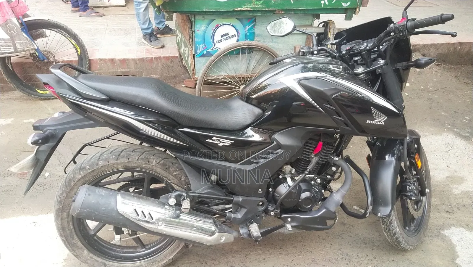 হোন্ডা সিবি ২০২৫ কালো