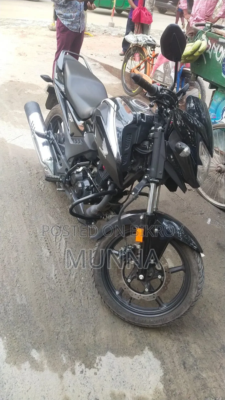 হোন্ডা সিবি ২০২৫ কালো