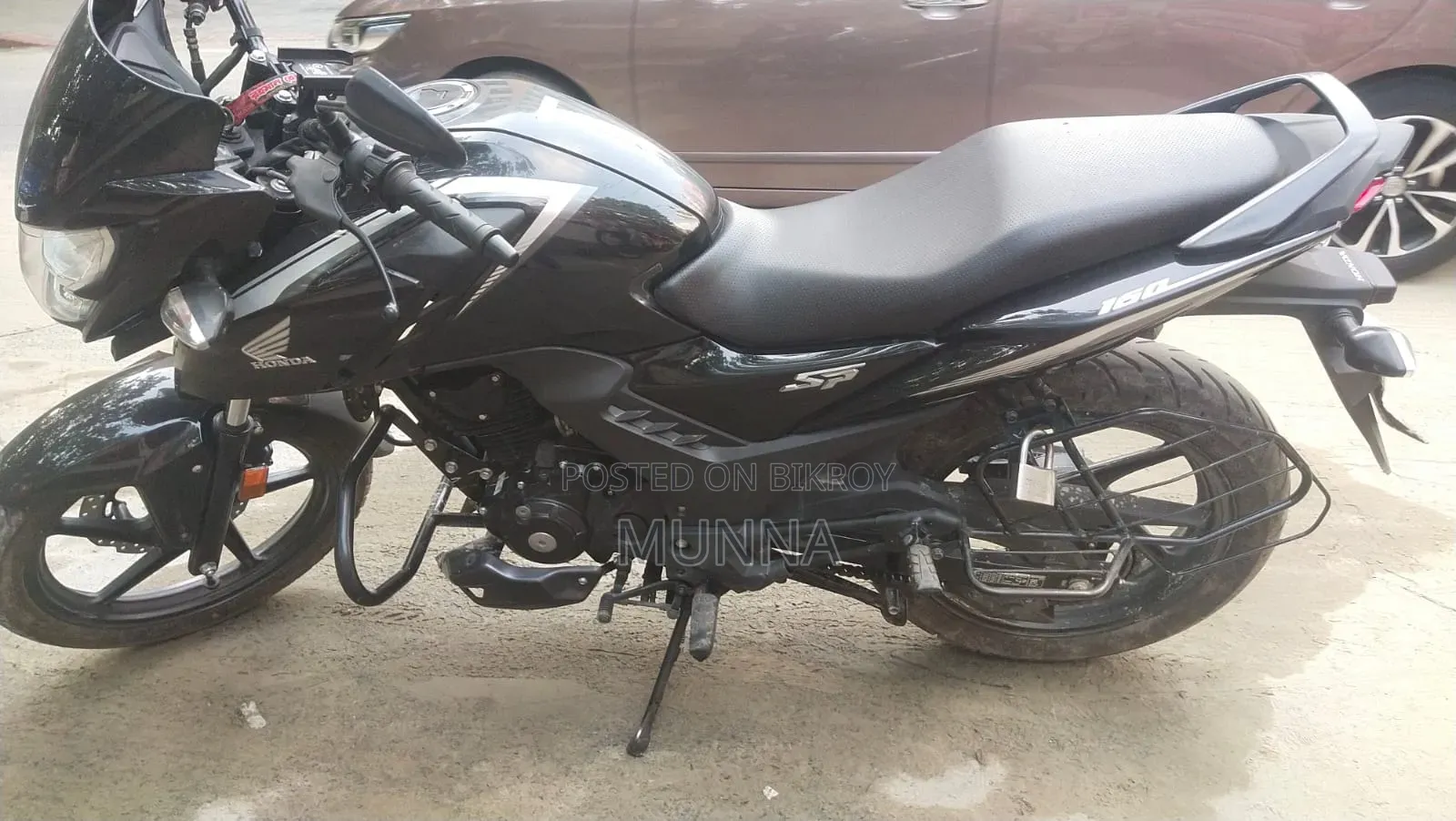 হোন্ডা সিবি ২০২৫ কালো