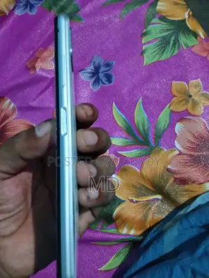 Samsung Galaxy A22 5G 64 GB White