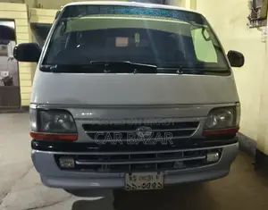 Toyota HiAce Siyaya 2004 Silver