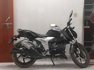 TVS Apache 160 4V 2023 Black
