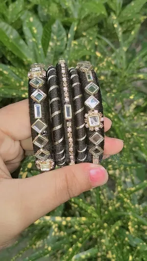 পাইকারী হেনমেট চুরি সেল করতে চাই