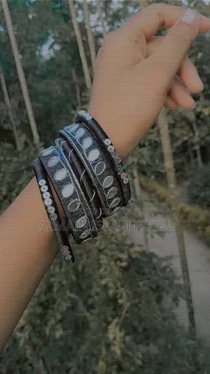 পাইকারী হেনমেট চুরি সেল করতে চাই