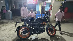 Runner Bolt 165R 2022 Black