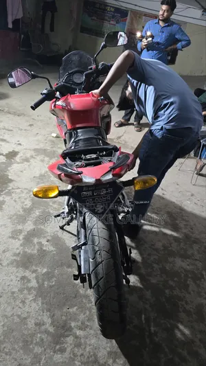 Bajaj Pulsar 150 2015 Red