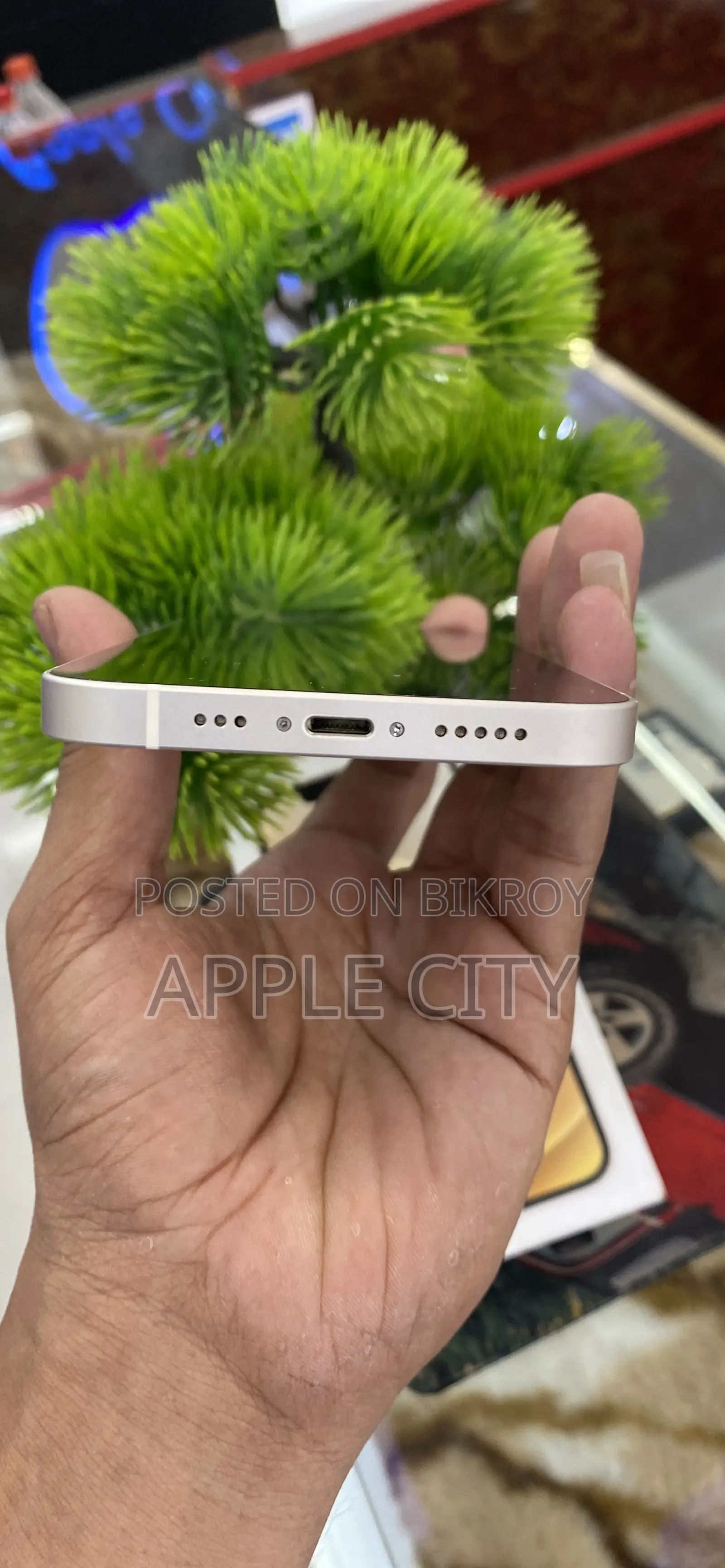অ্যাপল আইফোন ১২ ১২৮ জিবি সাদা