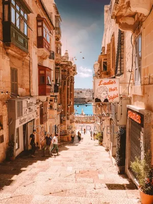 Cashier recruitment for restaurant cash booth in Valletta, Malta (Schengen)