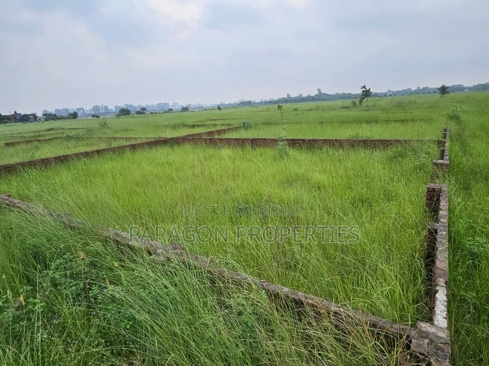 5 Katha Plot for Sale in P Extension Block Near Madani Avenue