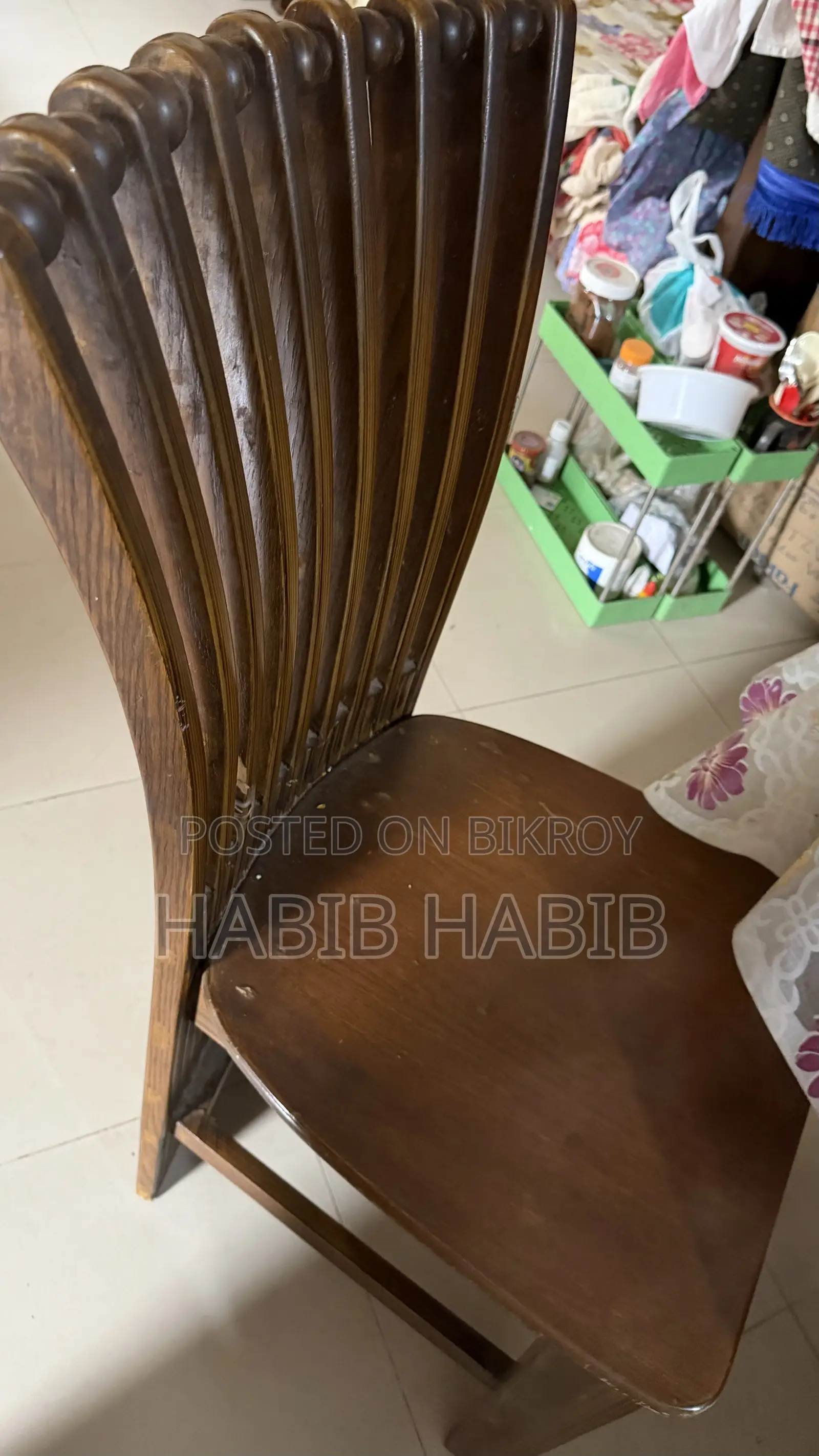 ডাইনিং টেবিল