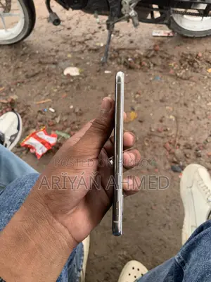 অ্যাপল আইফোন এক্স ২৫৬ জিবি সাদা