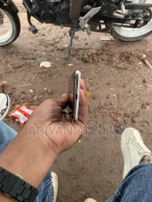 অ্যাপল আইফোন এক্স ২৫৬ জিবি সাদা