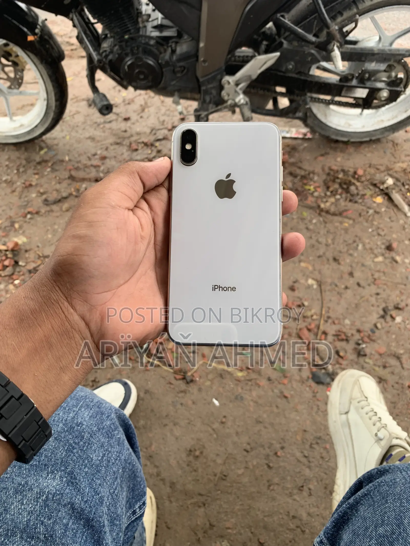অ্যাপল আইফোন এক্স ২৫৬ জিবি সাদা