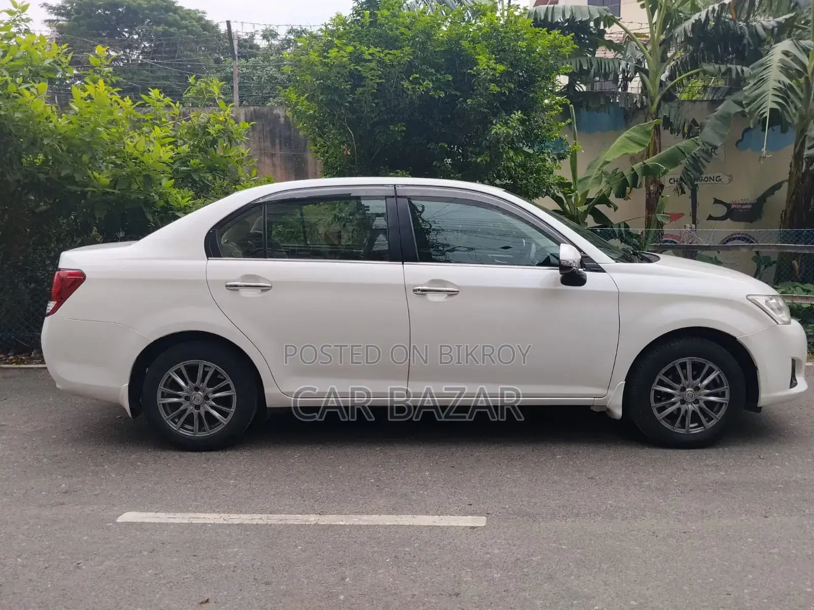 টয়োটা এক্সিও ২০১৩ পার্ল