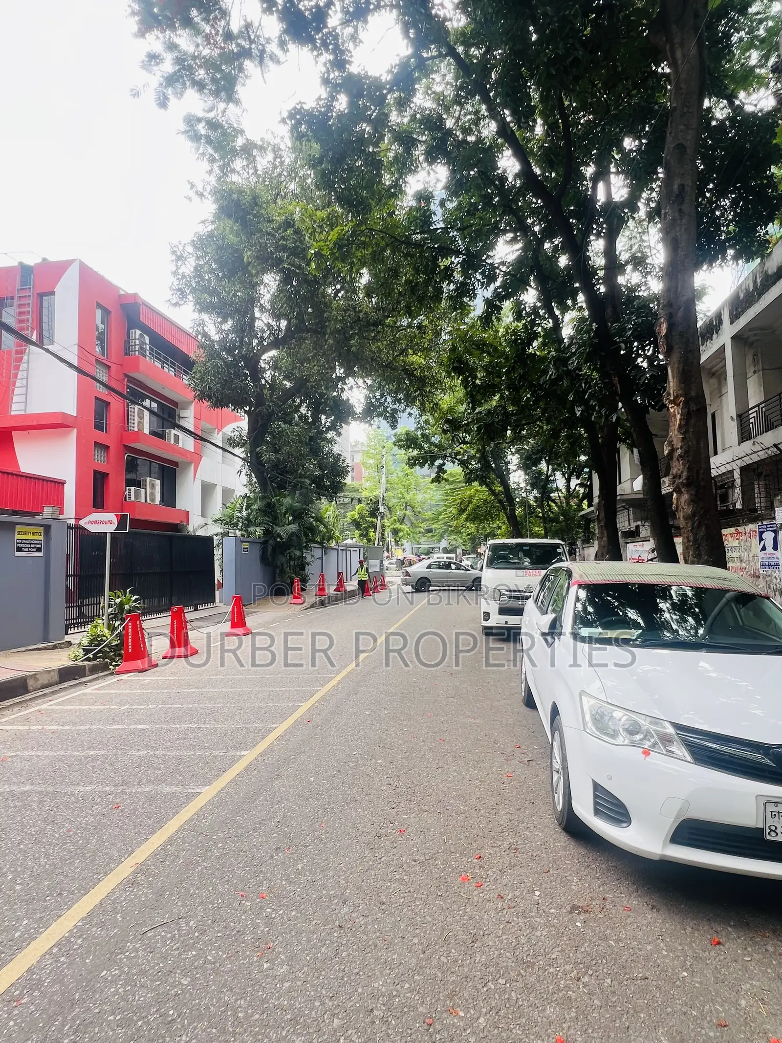 Gulshan-1 13.75 Katha South Facing Land for Sell.