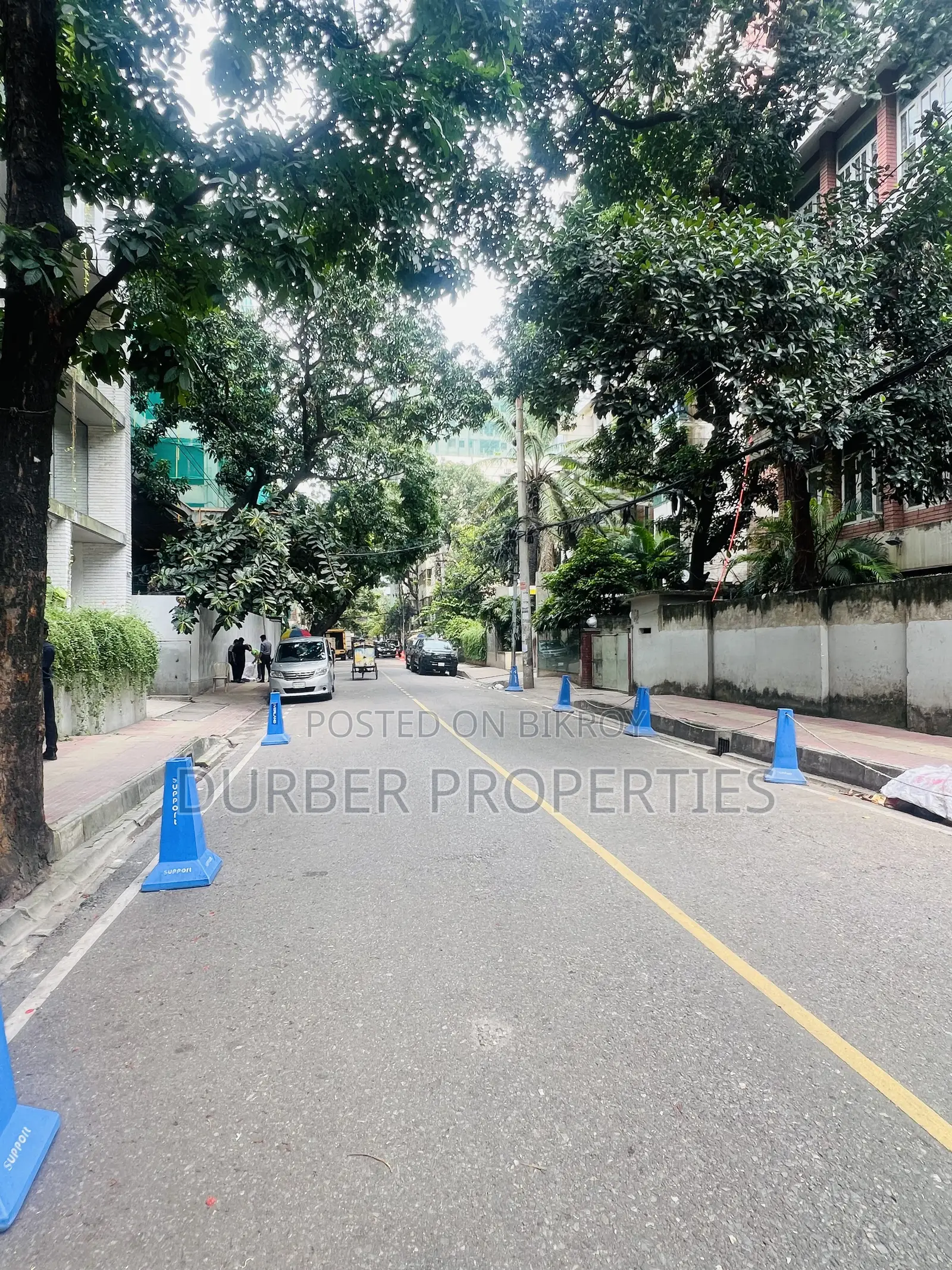 Gulshan-1 13.75 Katha South Facing Land for Sell.