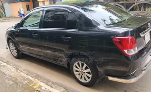 টয়োটা এক্সিও ২০১৩ কালো
