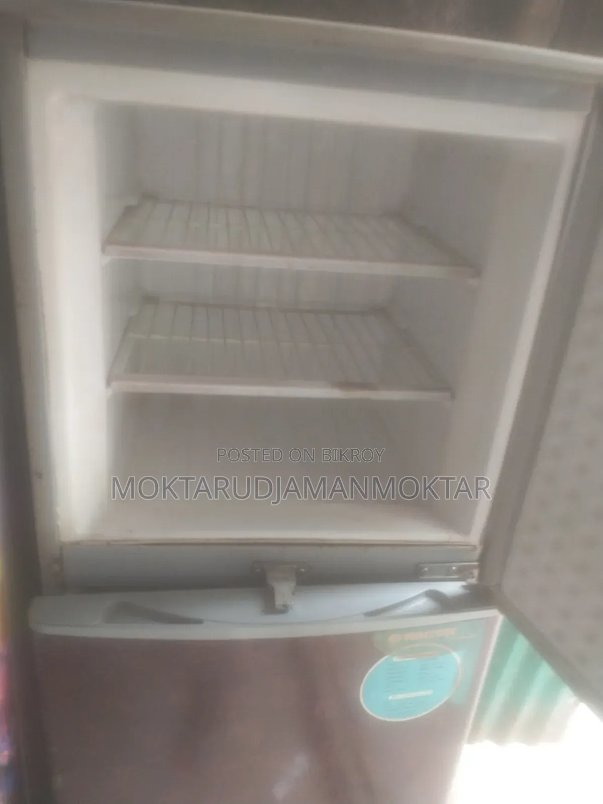 Very good Walton large fridge for sale