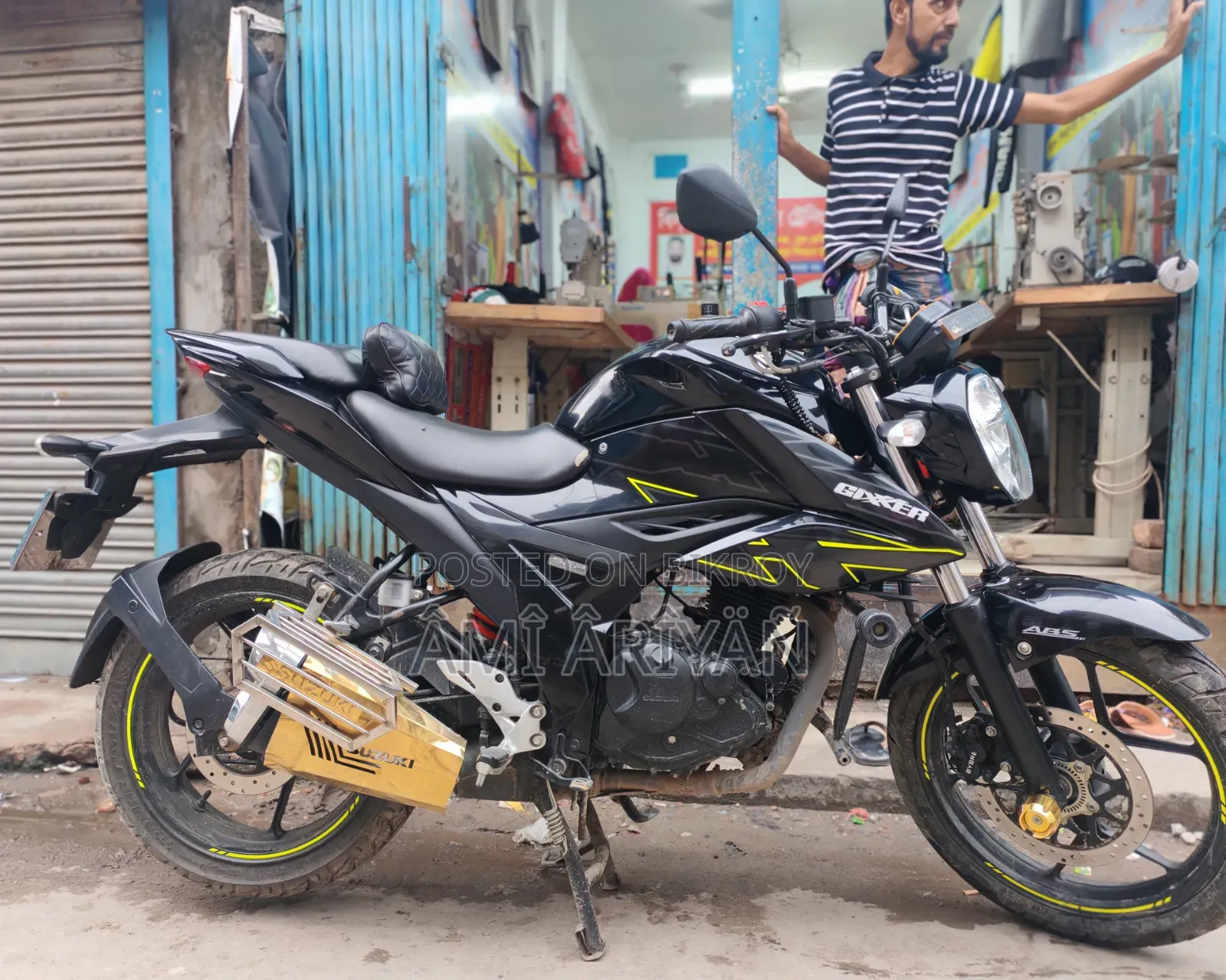 গাড়ি ২০২৫ কালো