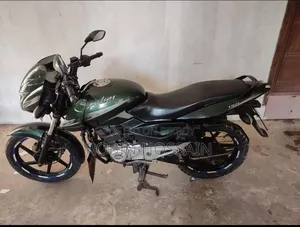 বাজাজ পালসার ১৫০ ২০১৭ সবুজ