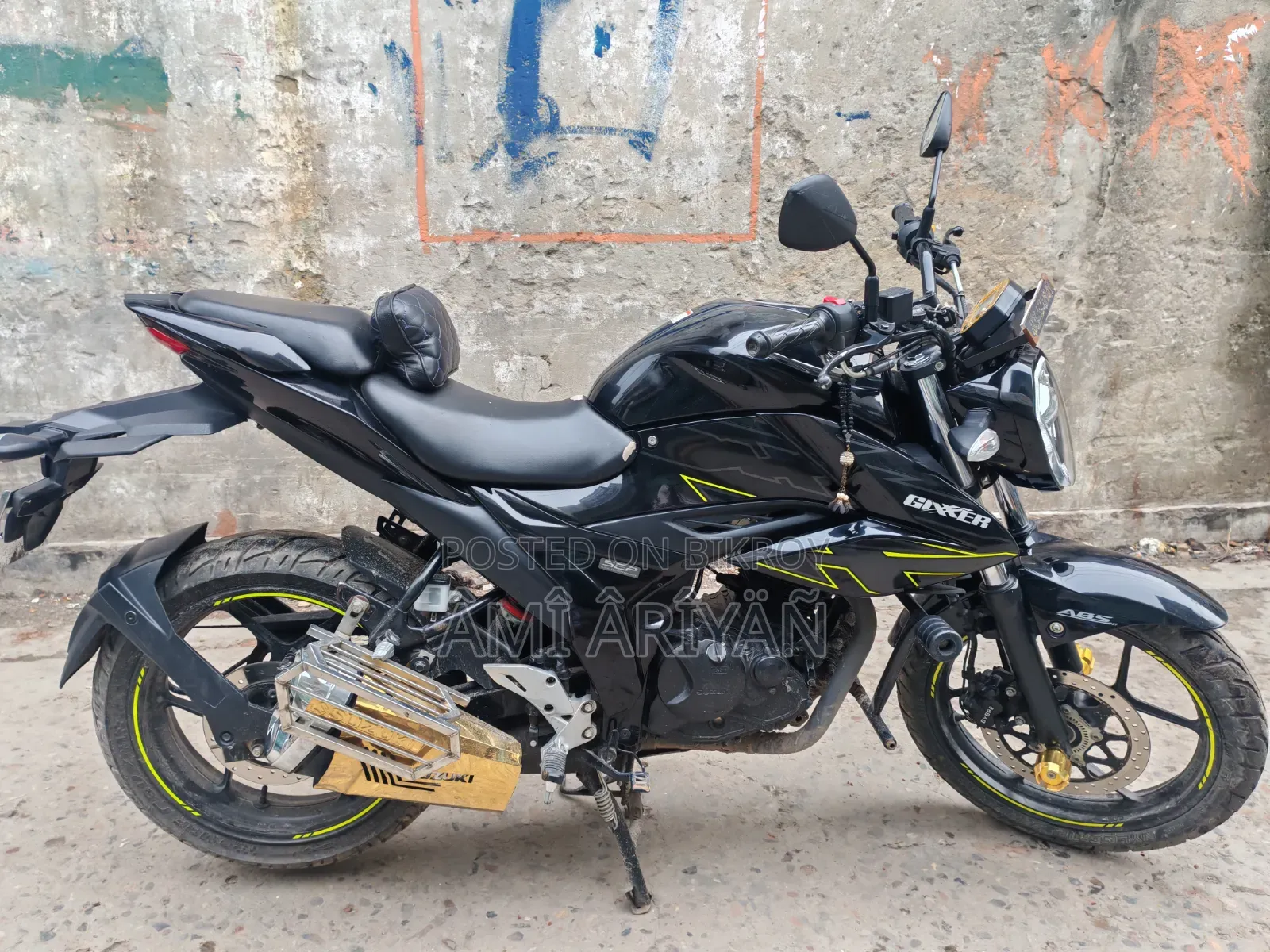 গাড়ি ২০২৫ কালো