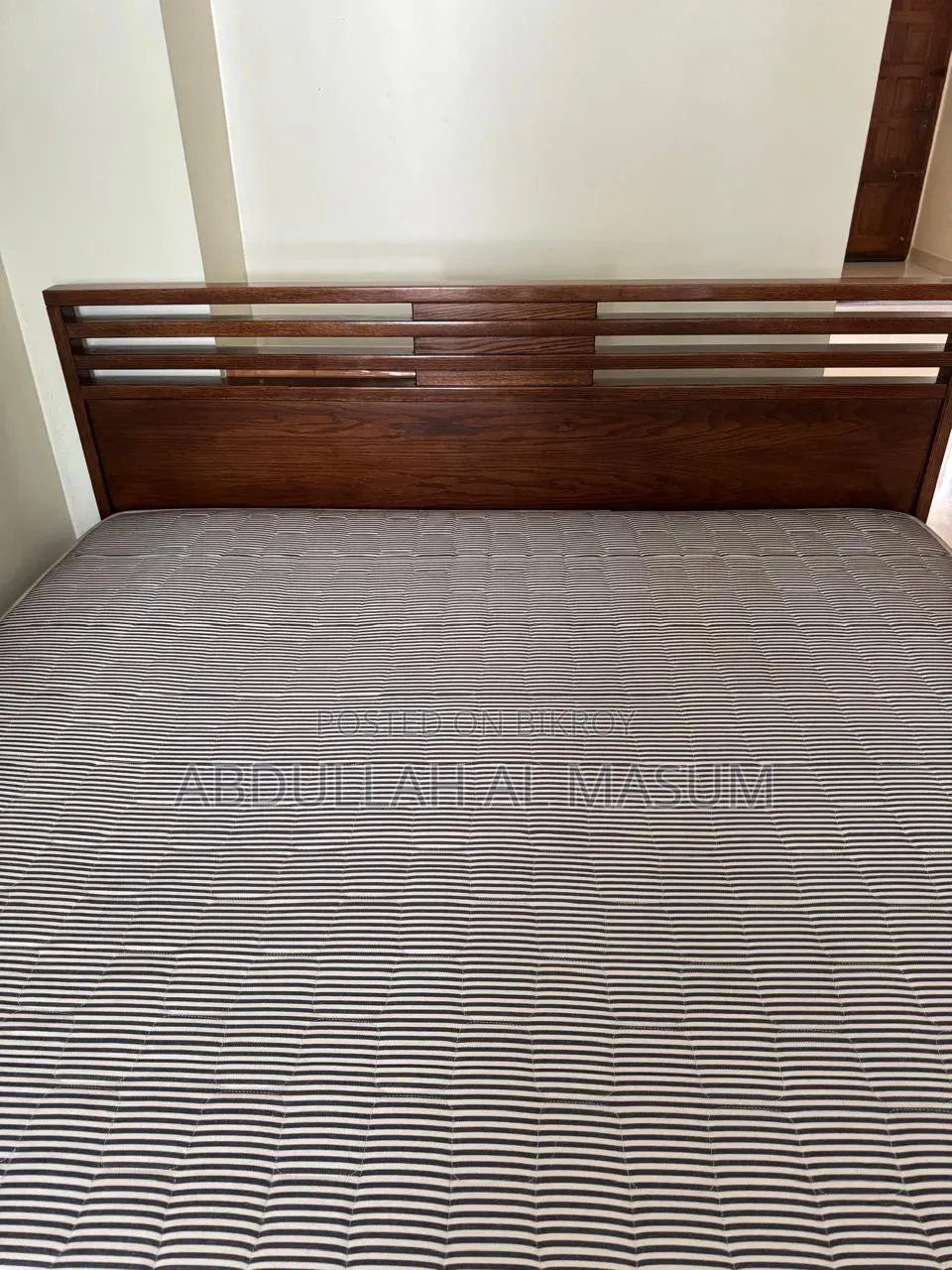 Bed and table for sale