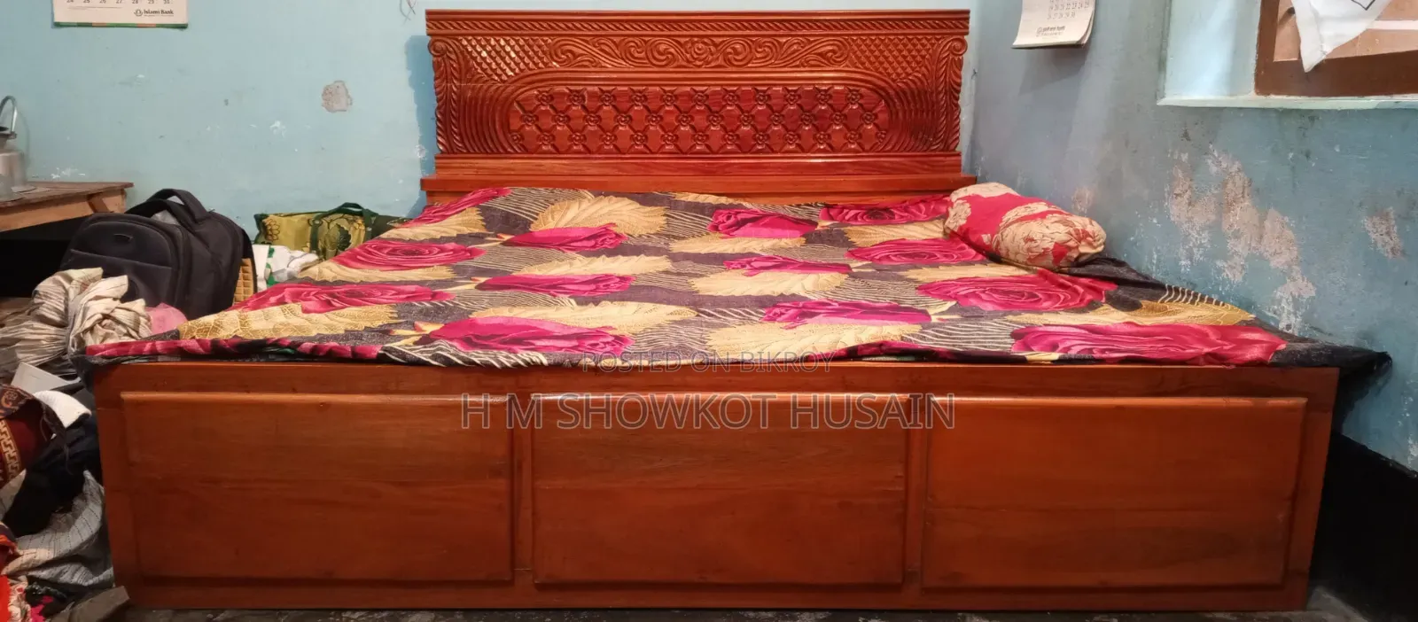 A good quality mahogany wood bed used for 5-6 months