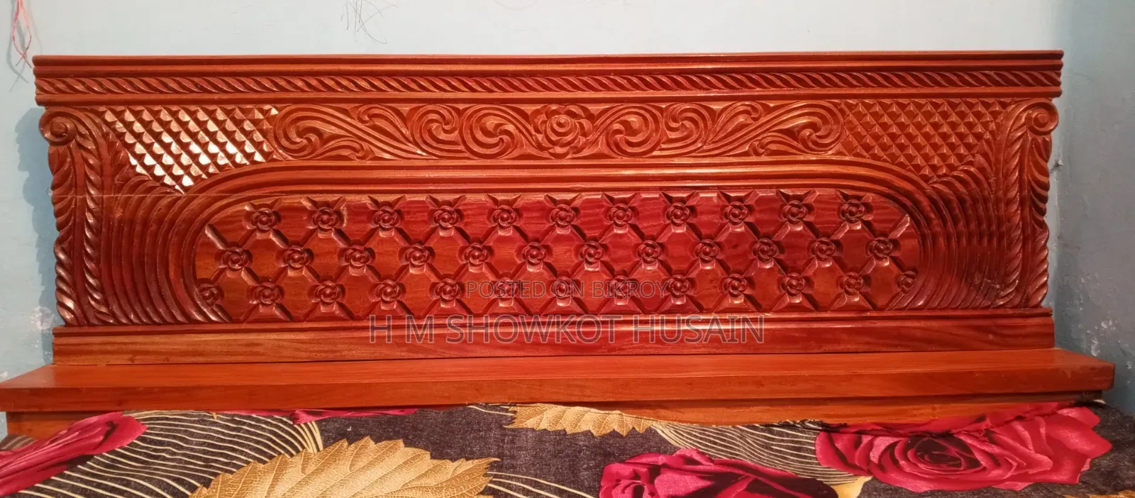 A good quality mahogany wood bed used for 5-6 months