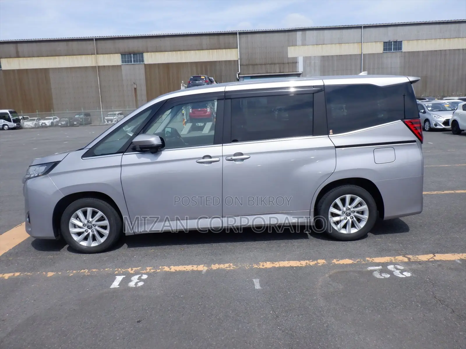 Toyota Noah 2023 Beige