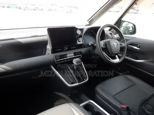 Toyota Noah 2023 Beige
