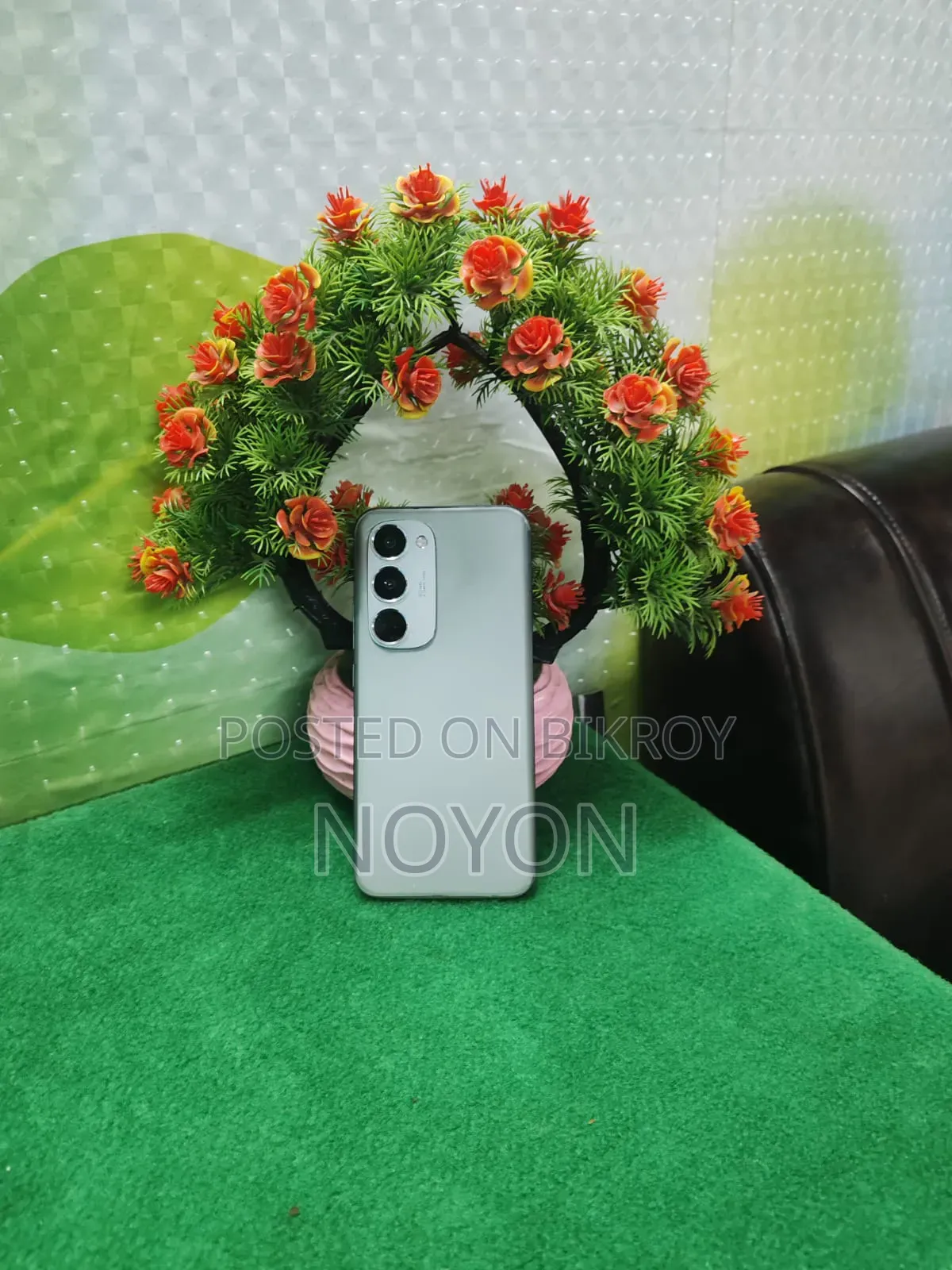 টেকনো স্পার্ক ৪০ প্রো+ ২৫৬ জিবি সিলভার