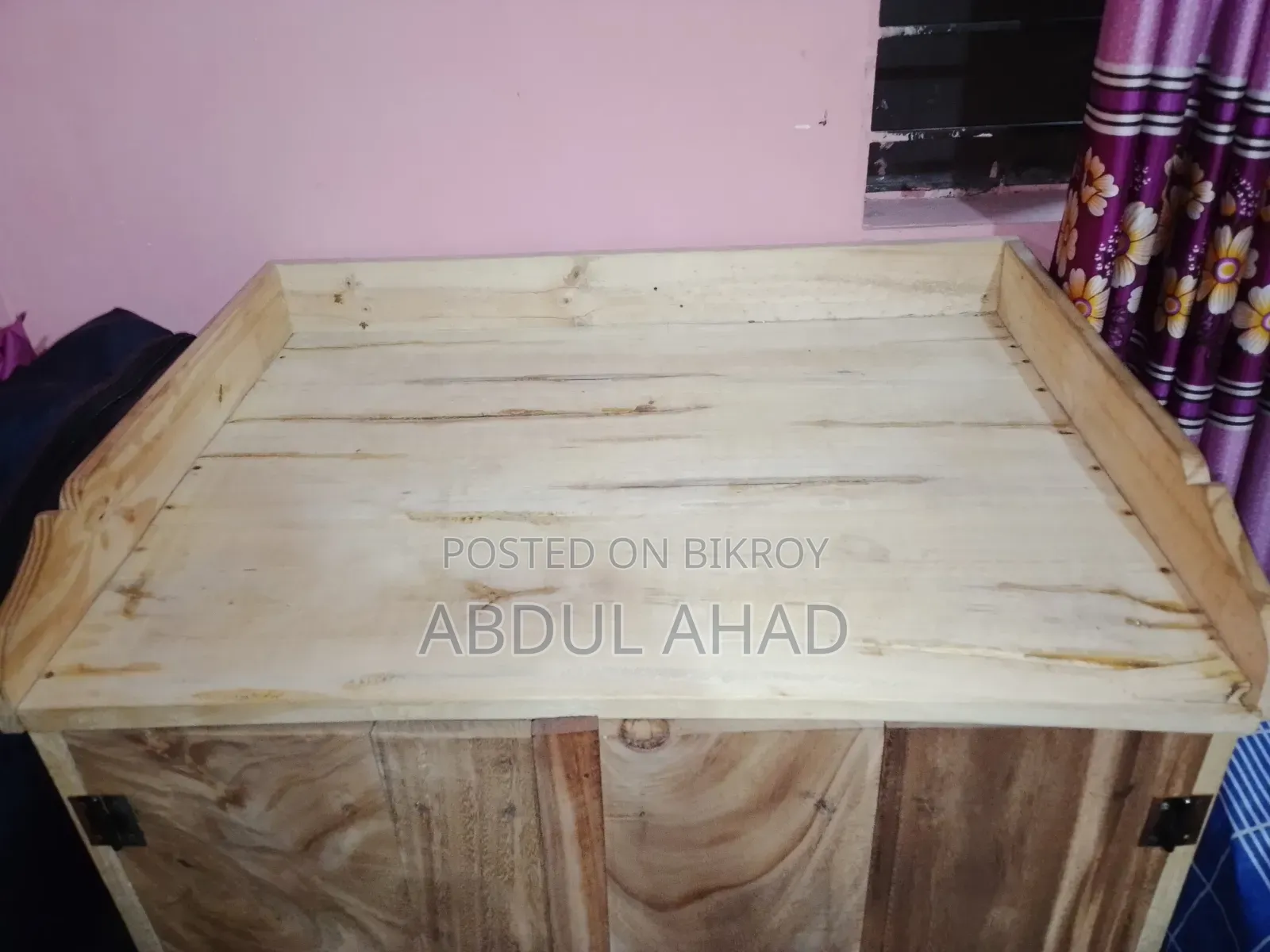 Table With Big Space Box