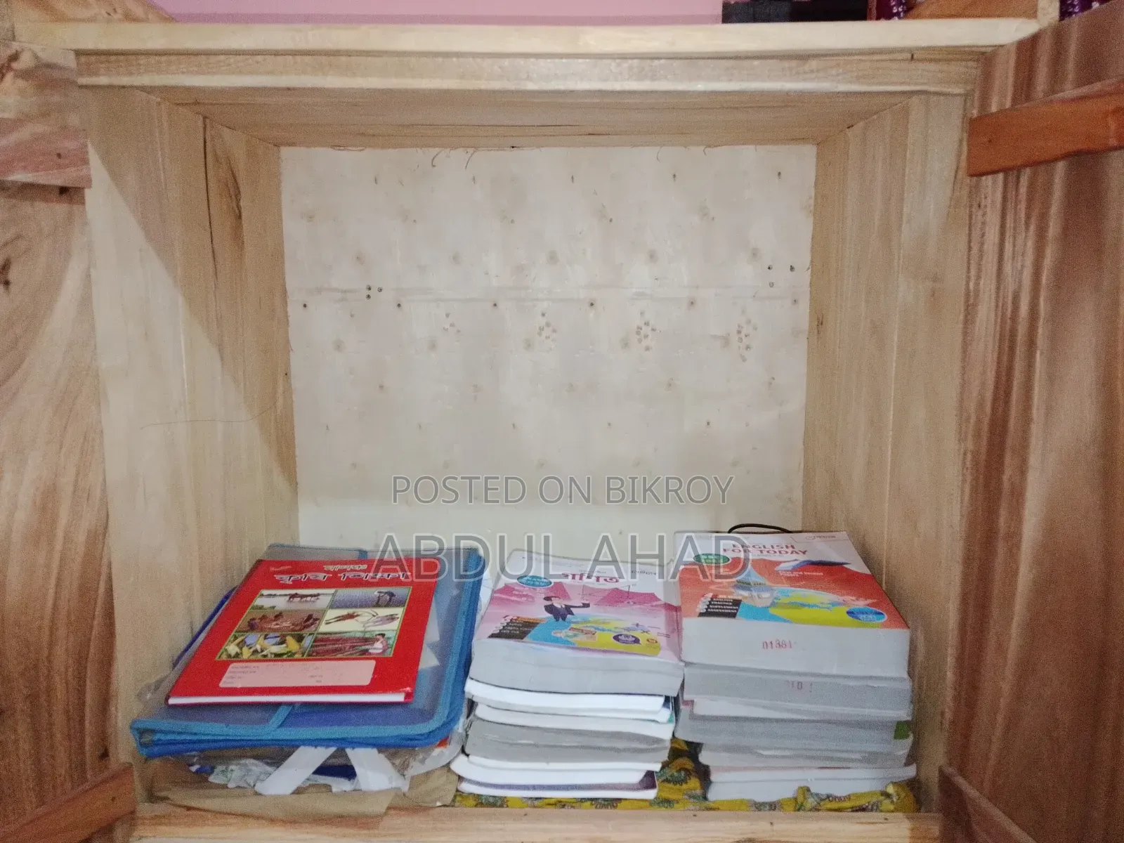 Table With Big Space Box